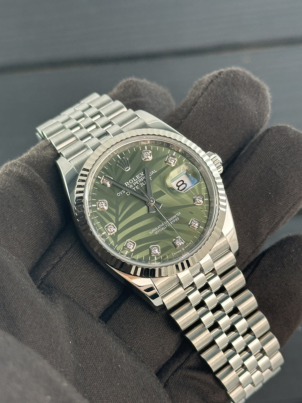 Часы Rolex  Datejust 36 Mm Green Palm Motif Dial With Diamonds  126234