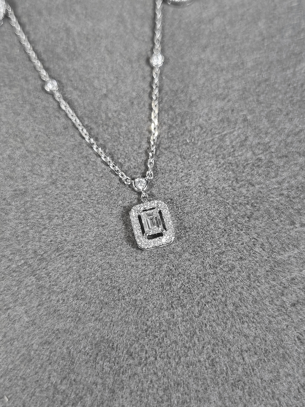 Украшение MESSIKA  Necklace My Twin Trio 3 X 0.15 Ct  11945-WG 