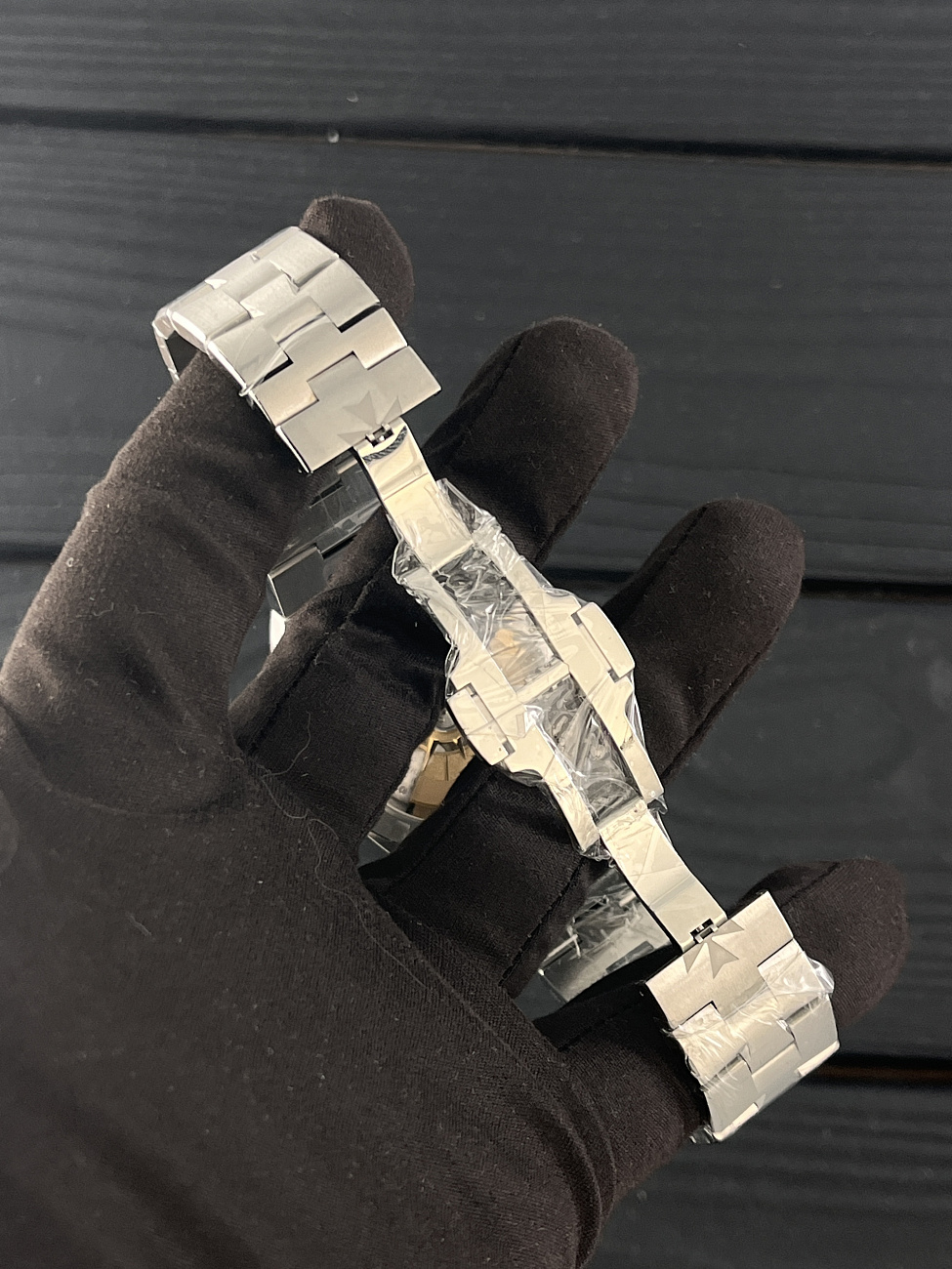 Часы Vacheron Constantin  Overseas Automatic Date 41 Mm  4500V/110A-B126