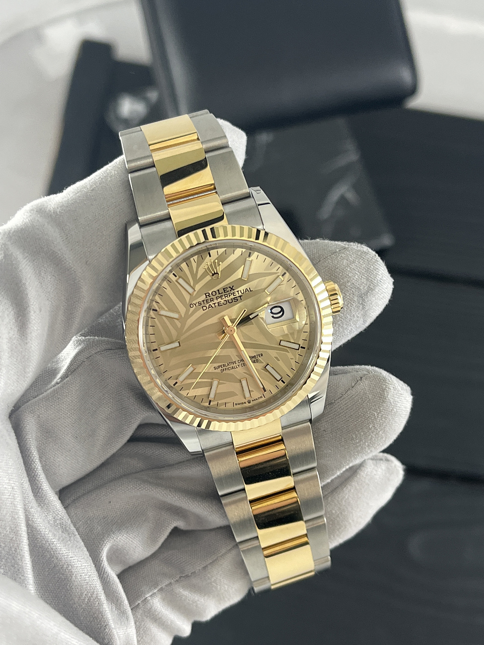 Часы Rolex  Datejust Champagne Palm Motif Dial  126233-0038