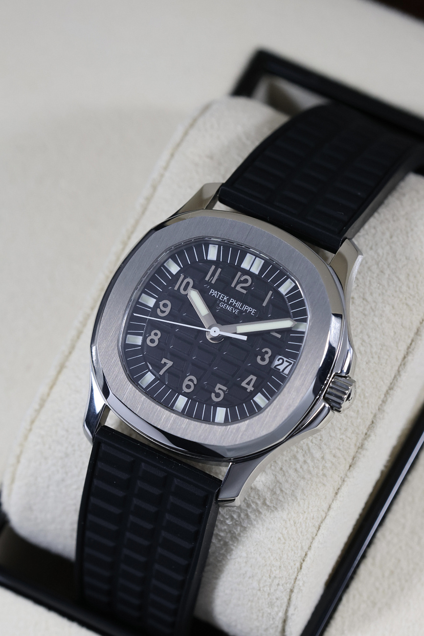 Часы Patek Philippe  Aquanaut Steel 35 mm  5066A-001