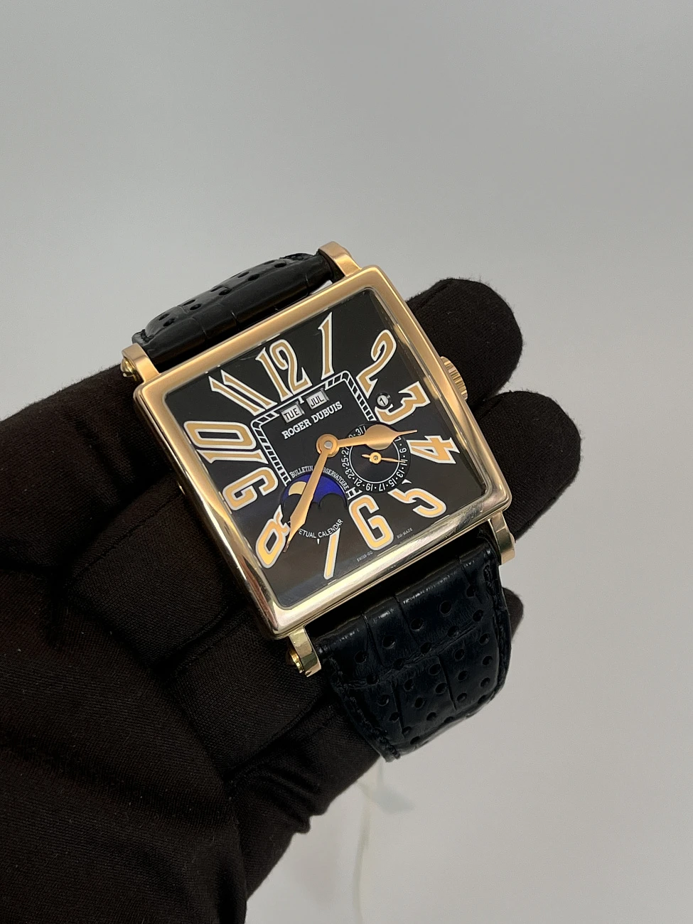 Часы Roger Dubuis  Golden Square Perpetual Calendar  
