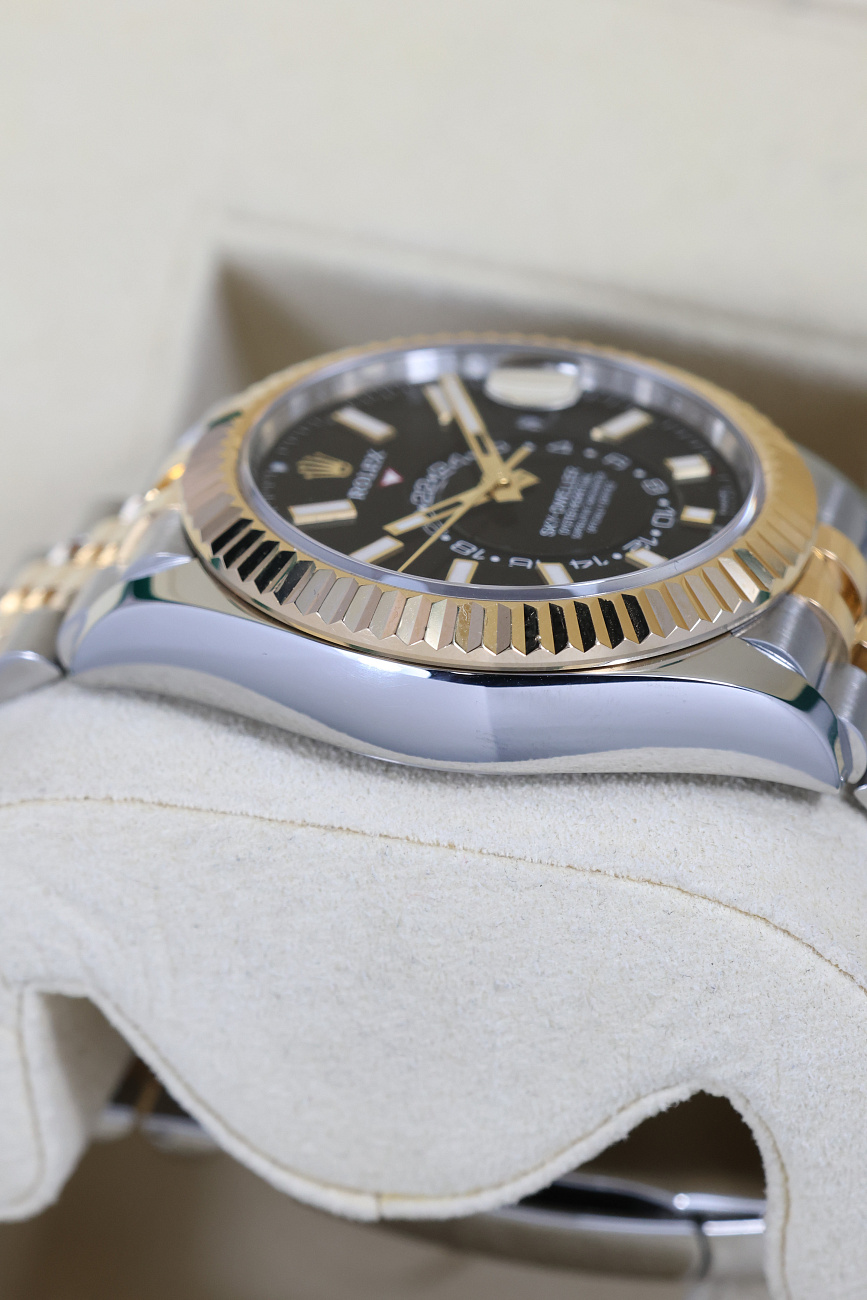 Часы Rolex  Sky-Dweller 42Mm Steel And Yellow Black Dial  336933