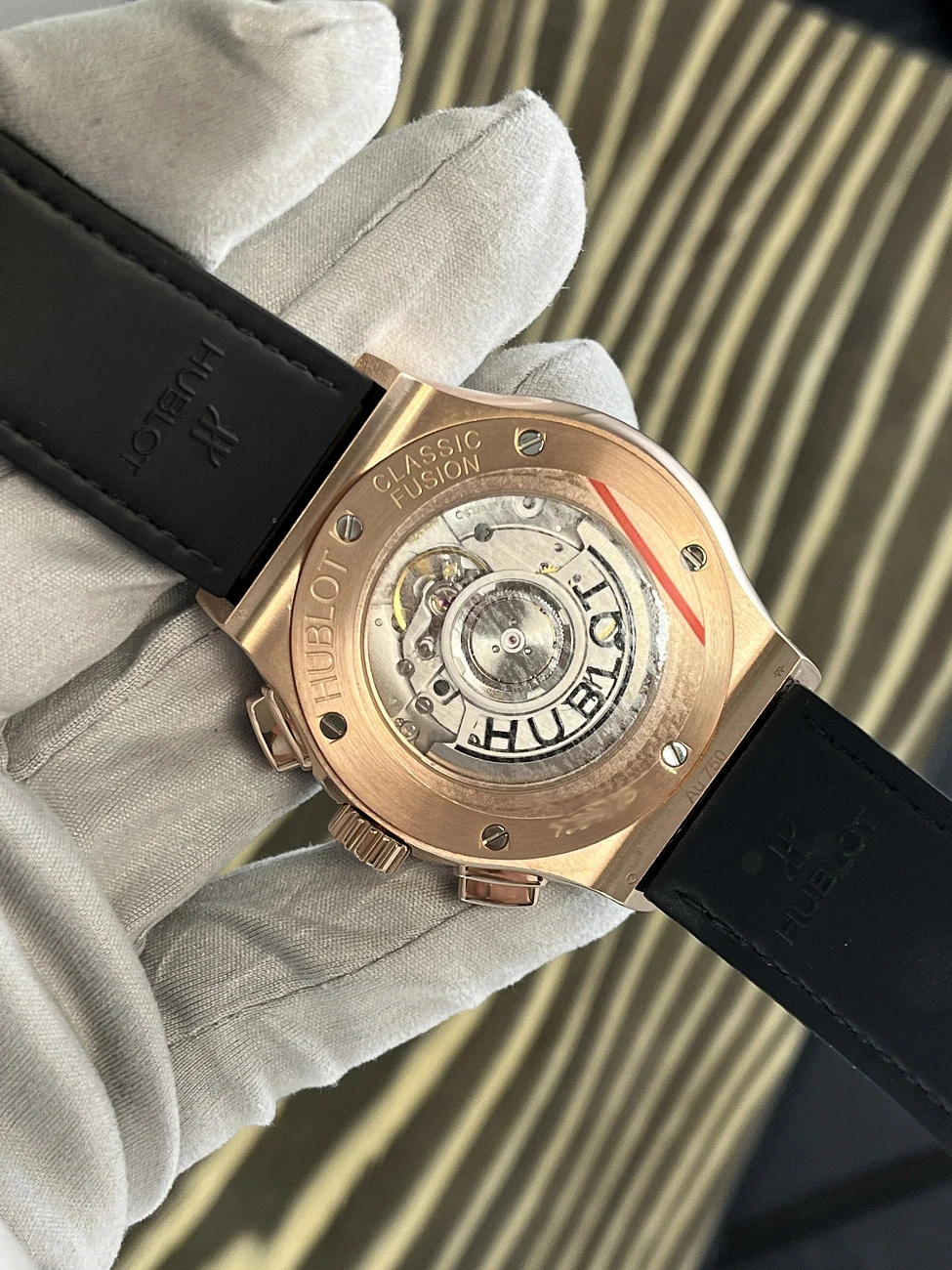 Часы Hublot  Classic Fusion Chronograph King Gold Green  541.OX.8980.LR
