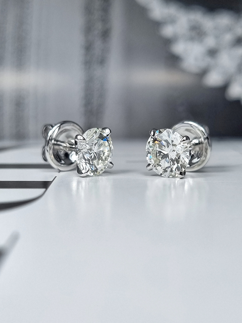 Украшение GIA  Серьги с бриллиантами 1,70/1,71 ct. J/VS1 (3 Excellent)   