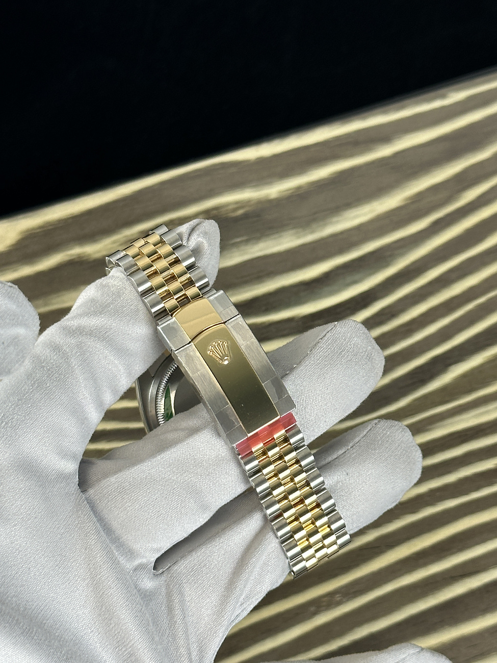 Часы Rolex  Datejust Champagne Diamond Dial 2023  126233-0017