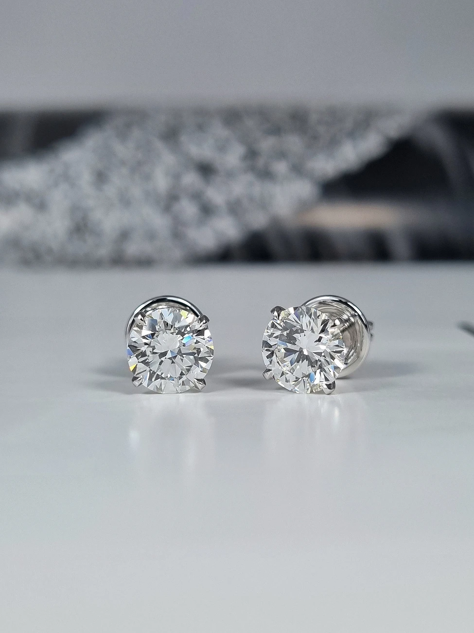 Украшение GIA  Серьги с бриллиантами 2,01/2,01 ct. H/VS1 (3 Excellent)   