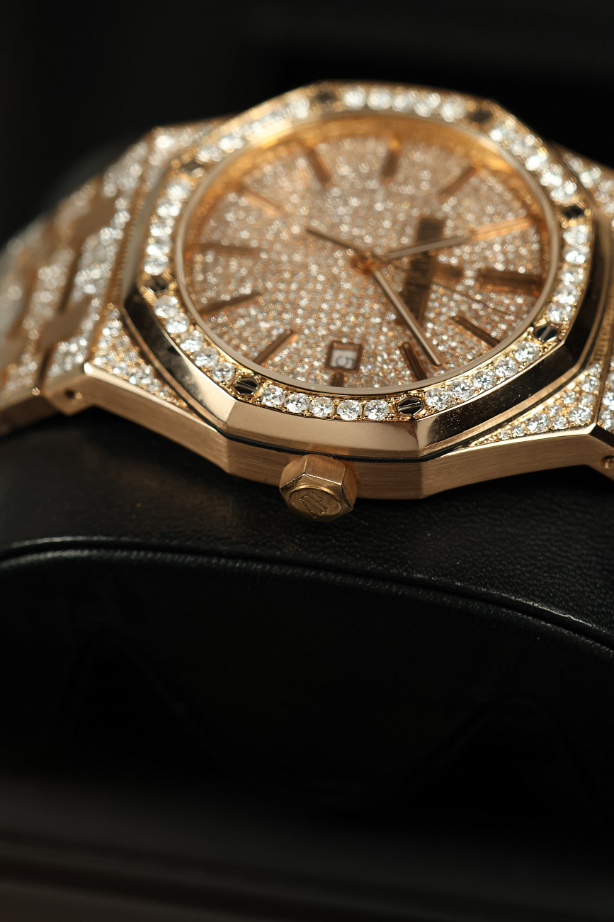 Часы Audemars Piguet  Royal Oak Custom Diamonds 41mm  15400OR