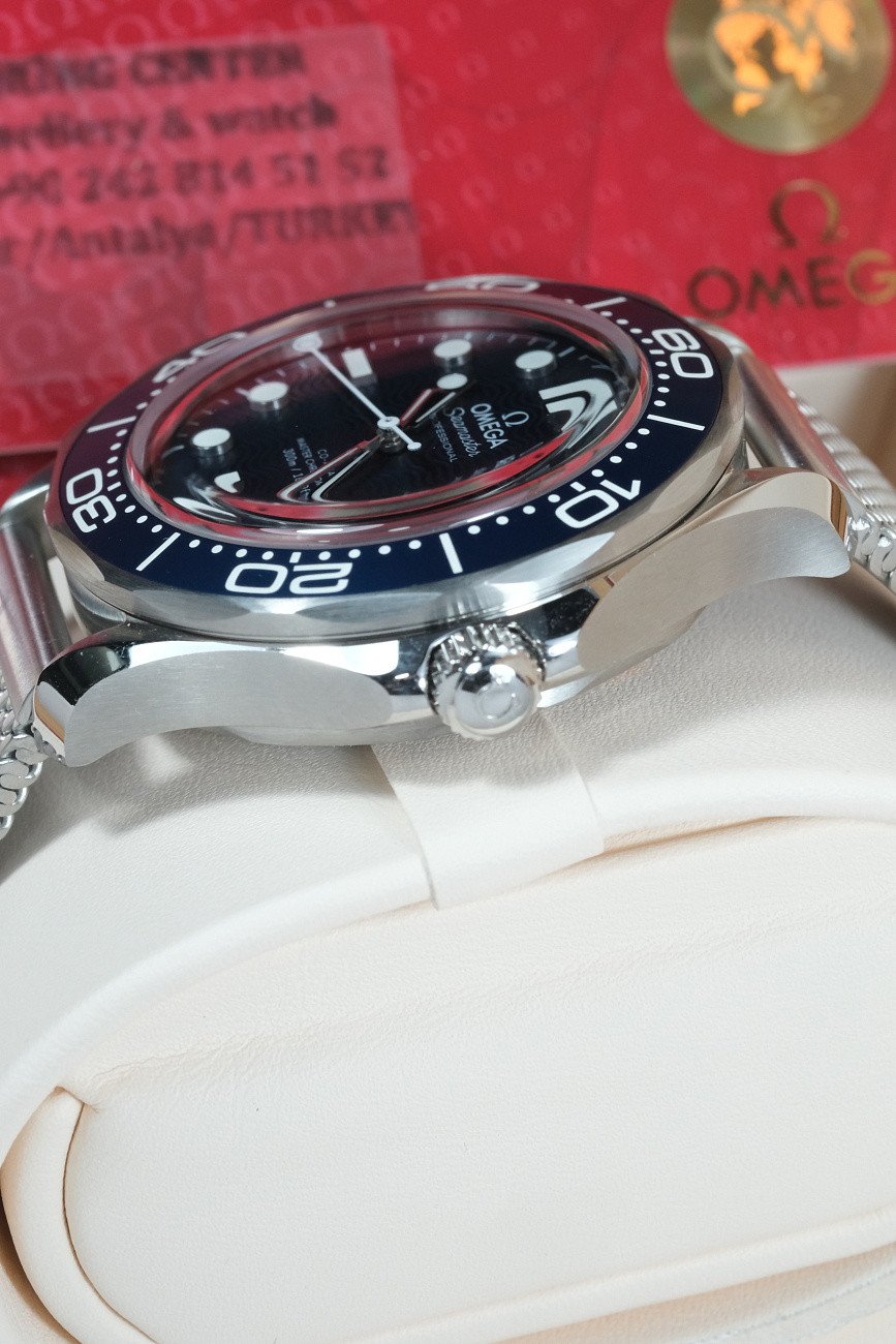 Часы Omega  Seamaster James Bond 60Th Anniversary  210.30.42.20.03.002