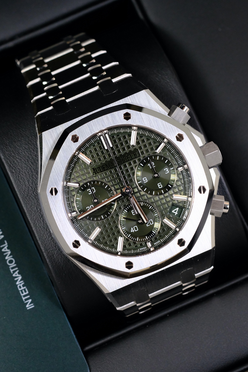 Часы Audemars Piguet  Royal Oak Chronograph Green Dial 41Mm 50Th Anniversary «50-Летний Юбилей»  26240ST.OO.1320ST.04