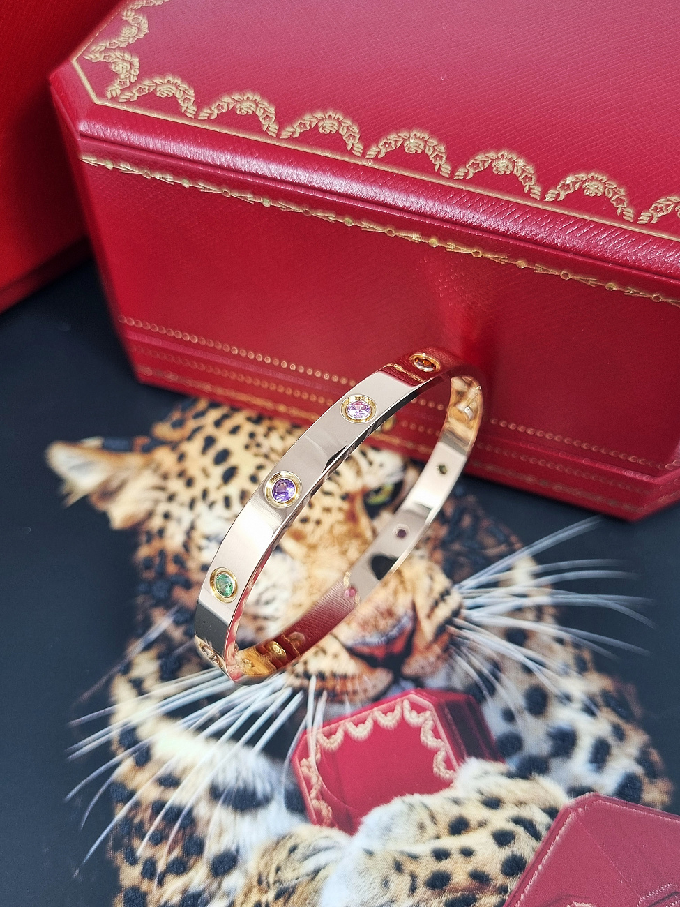 Cartier в наличии в Москве в &quot;Мануфактуре&quot;! 