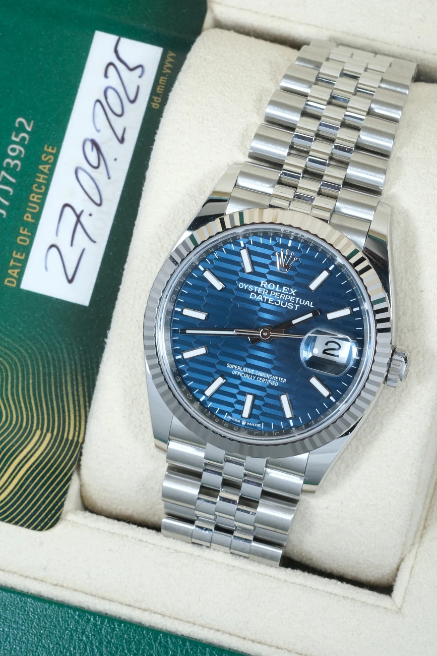 Часы Rolex  Datejust 36mm Steel &amp; White Gold Blue Motif Dial Discontinued  126234