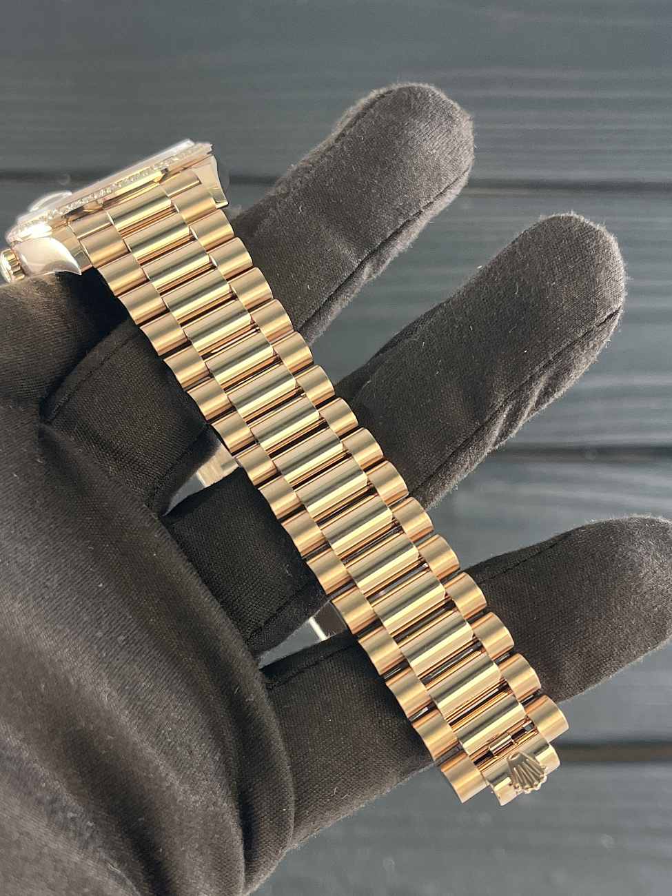 Часы Rolex  Day-Date 36 Mm Everose Gold Chocolate Dial Diamond Bezel  128345RBR