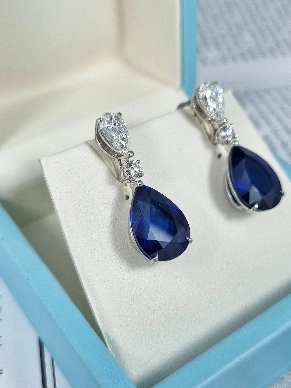 Украшение GRS GemResearch Swisslab  Серьги с сапфирами 7,76/8,12 ct.   