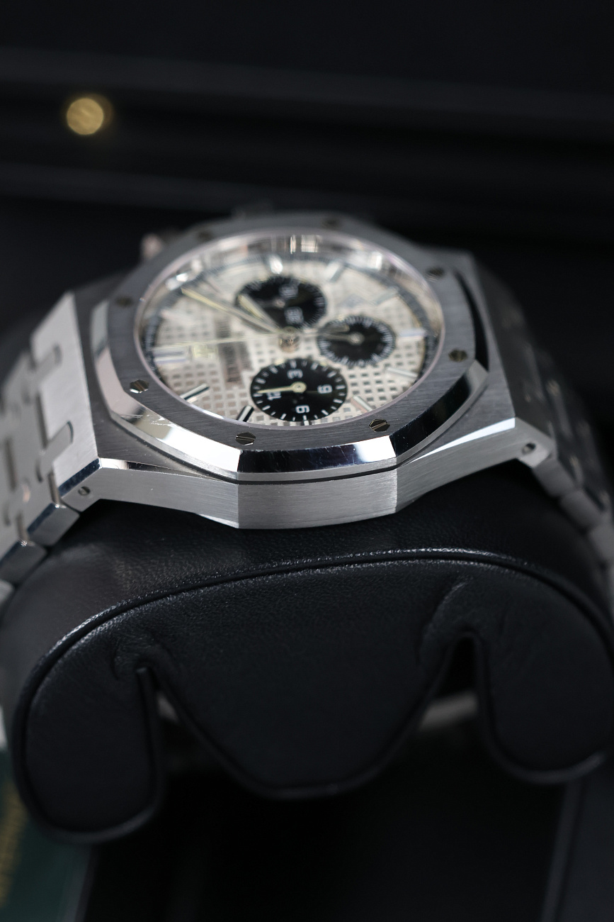 Часы Audemars Piguet  Royal Oak Chronograph 41Mm White Panda Dial  26331ST.OO.1220ST.03