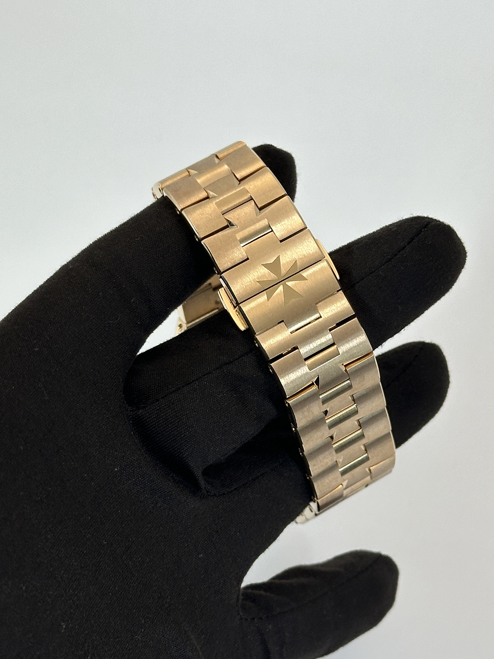 Часы Vacheron Constantin  Overseas Automatic Date Rose Gold Blue Dial 41 Mm  4500V/110R-B705