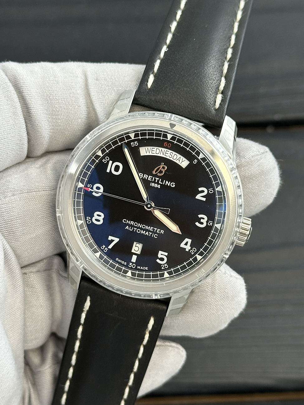 Часы Breitling  Aviator 8 Automatic Day & Date 41  A45330101B1X2