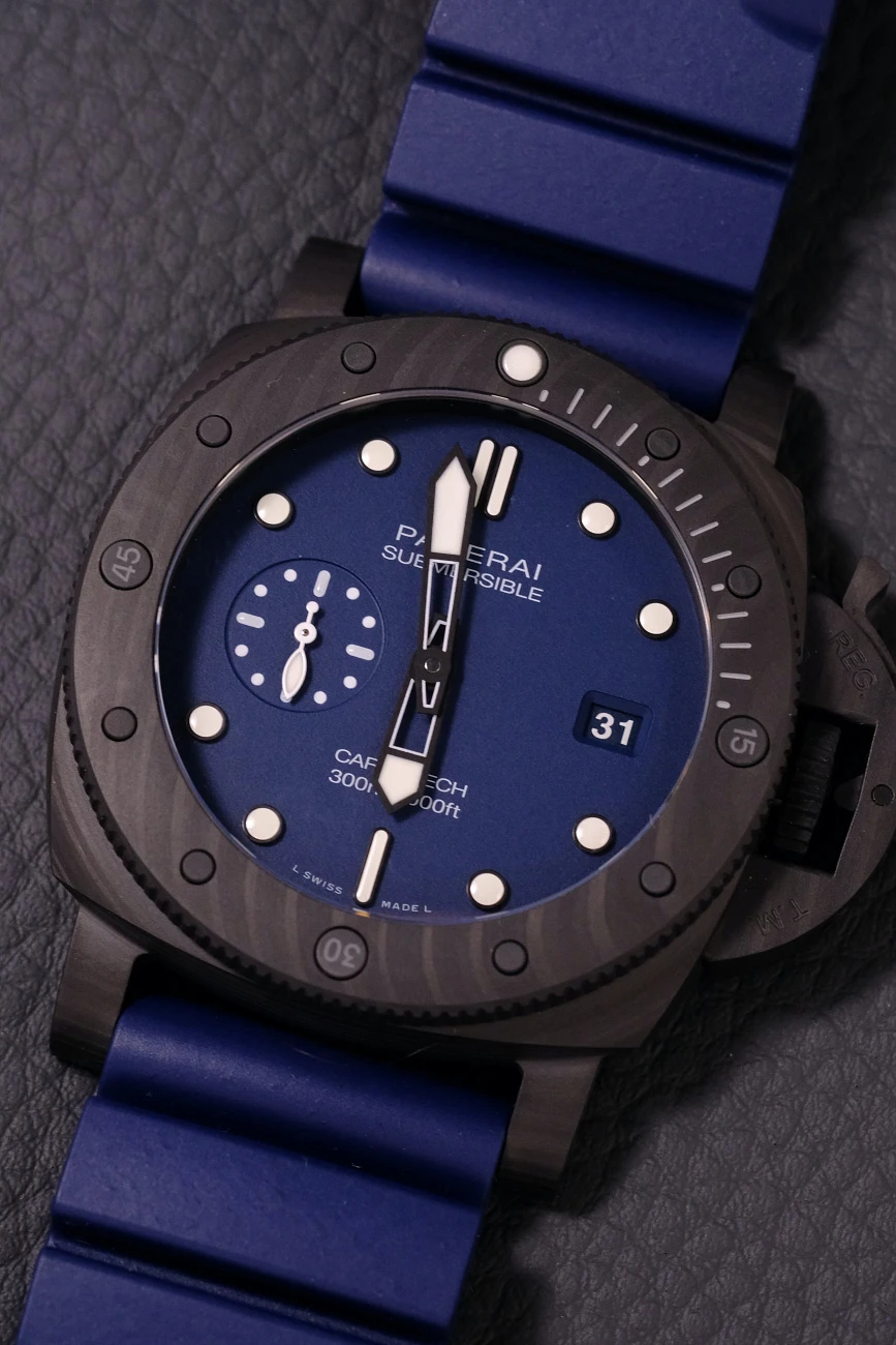 Часы Panerai  Submersible Quarantaquattro Carbotech™  PAM01232