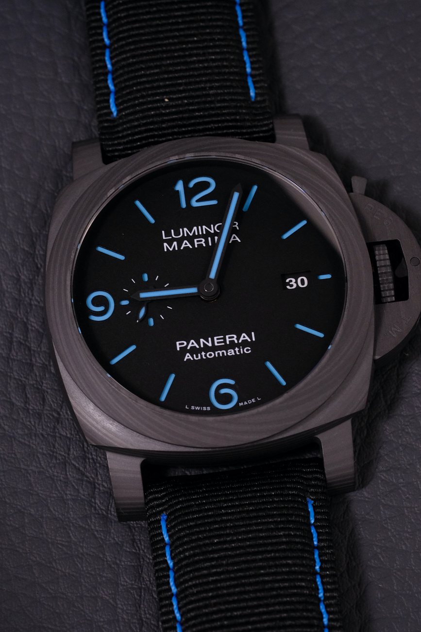 Часы Panerai  Luminor Marina Carbotech™  PAM02661