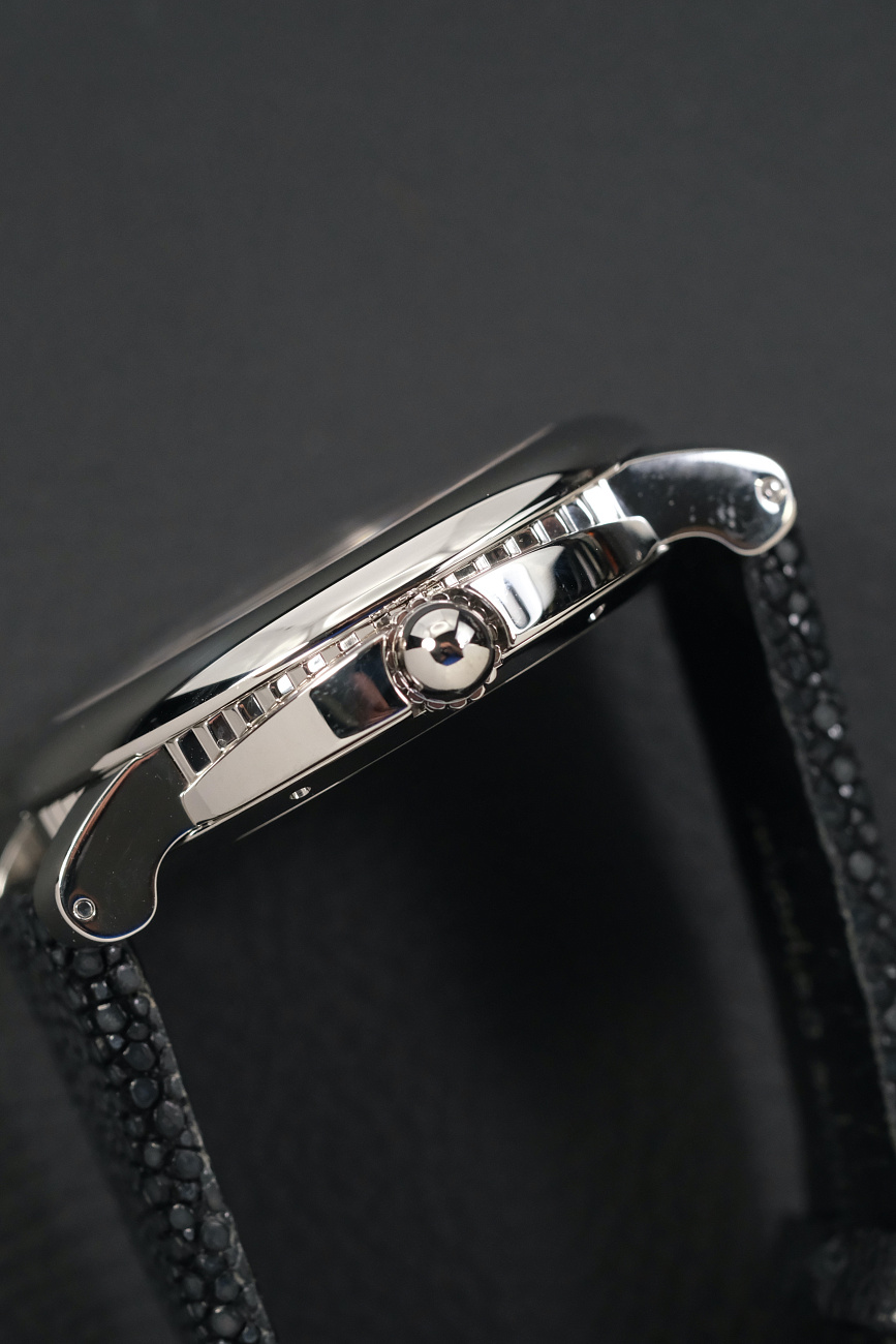 Часы Gerald Genta  Gérald Genta Arena Bi-Retro Steel And Diamonds 45Mm  BSP.Y.10 