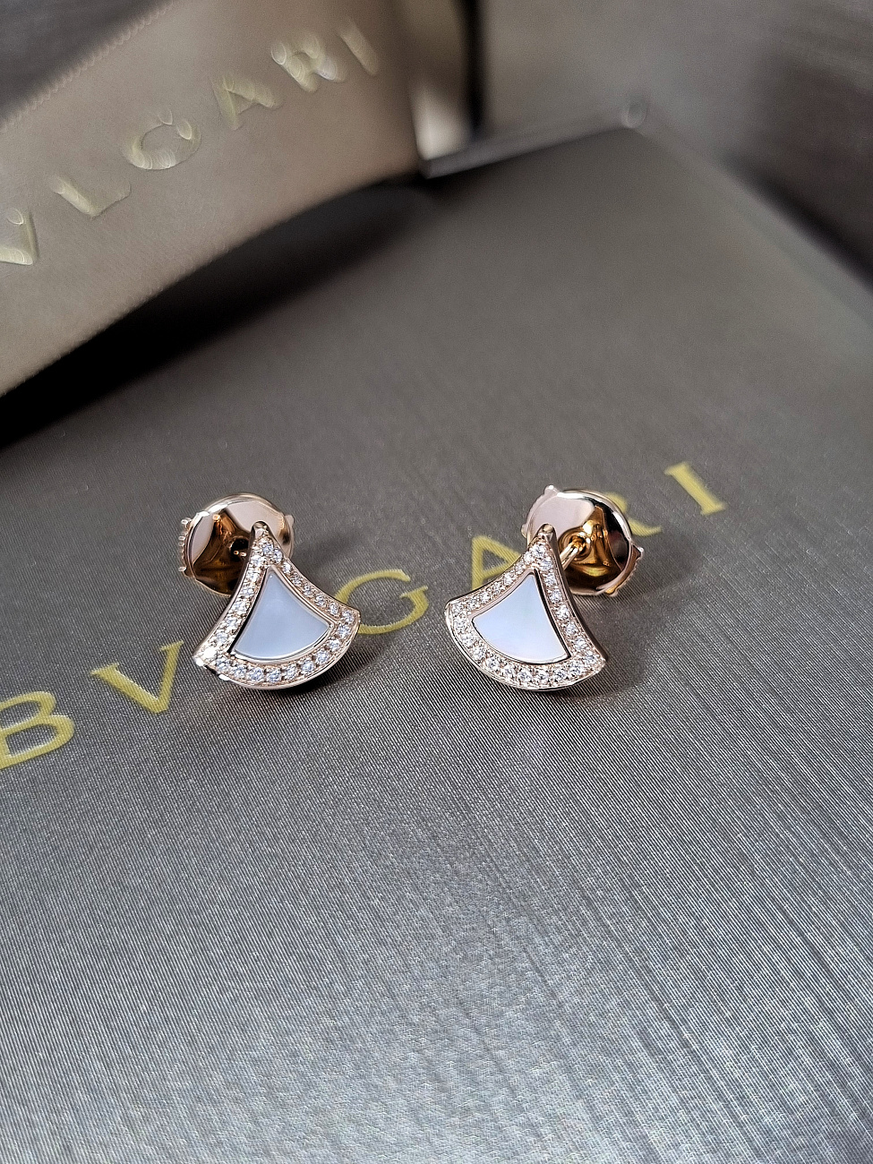 Украшение Bvlgari  Divas’ Dream Earrings  358899 
