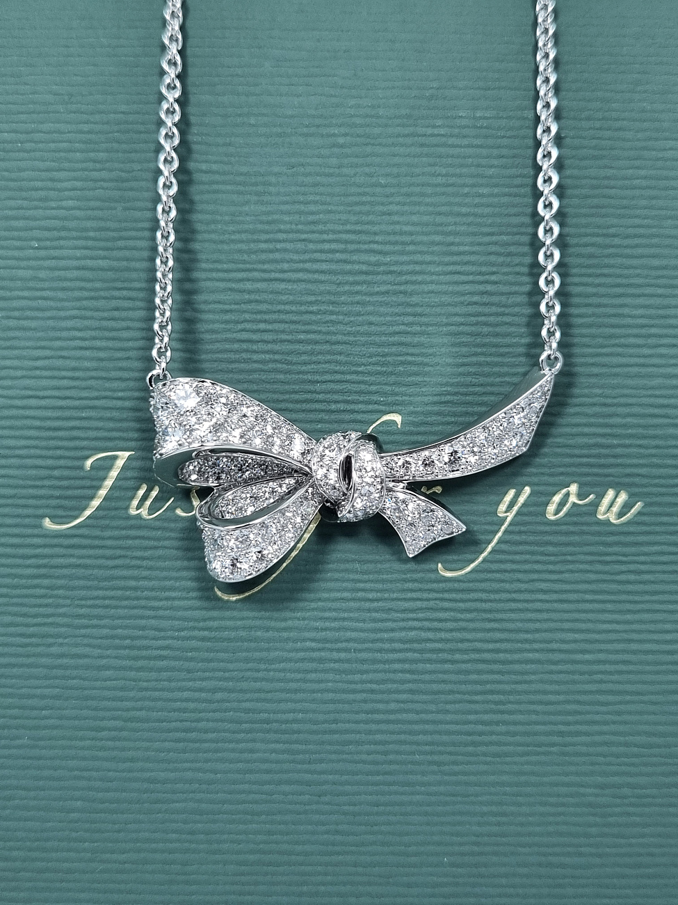 Украшение Graff  Tilda's Bow Diamond Pendant  RGP798 