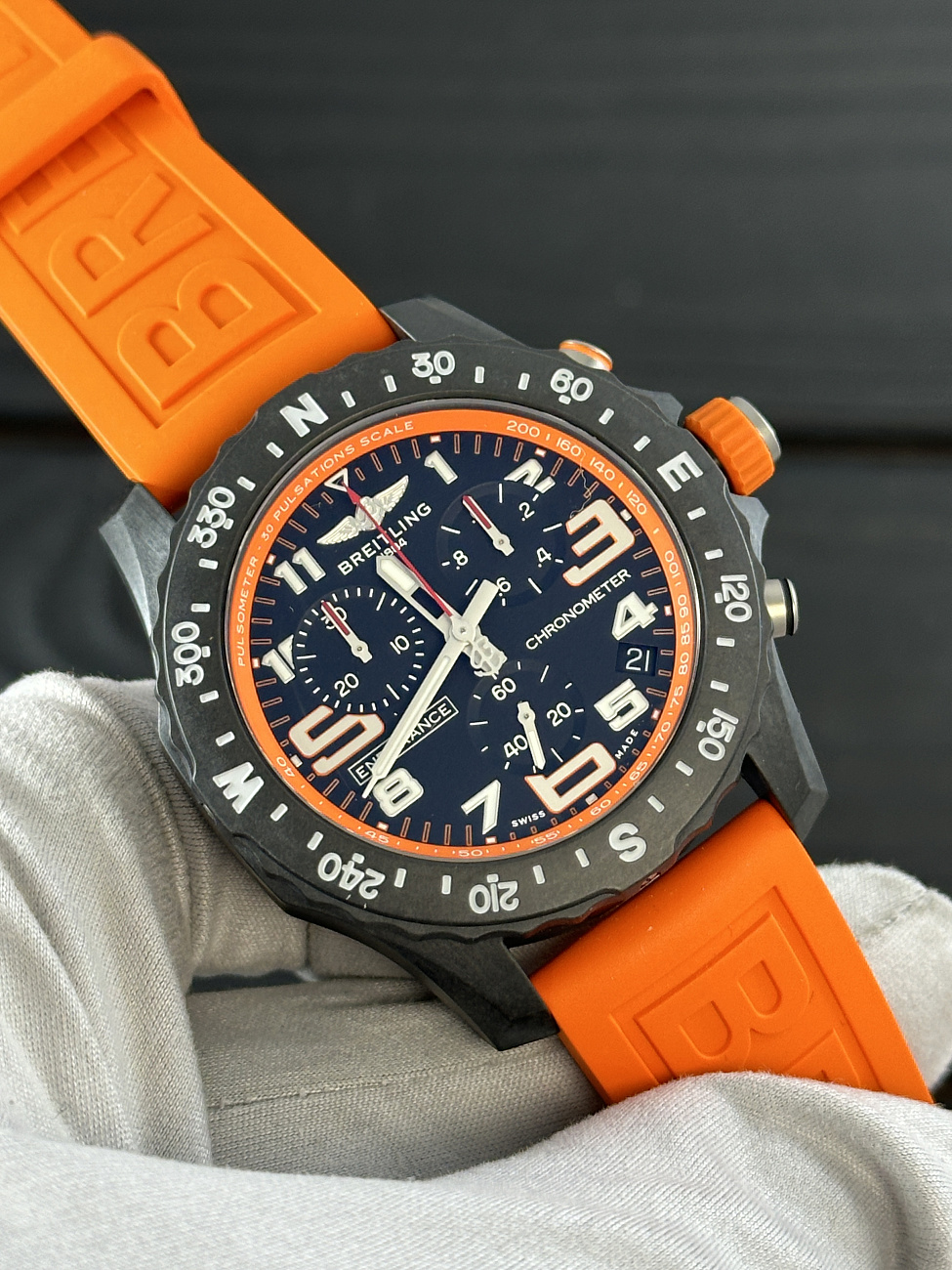 Часы Breitling  Endurance Pro Breitlight  X82310A51B1S1