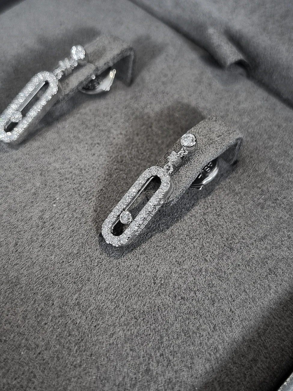 Украшение Messika  Move Uno Stud  Move Uno stud diamond earrings 5631 