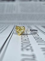Украшение GIA  Кольцо 2,01 ct. Fancy Yellow/VS1 "Heart Diamond"   