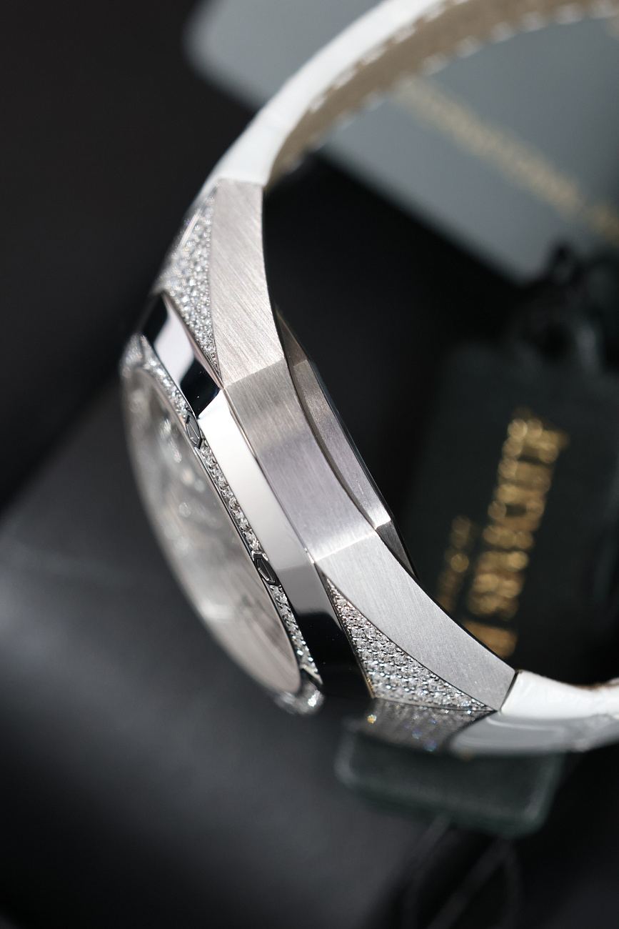 Часы Audemars Piguet  Royal Oak Concept Ladies Flying Tourbillon 38,5 mm White Gold  26227BC.ZZ.D011CR.01