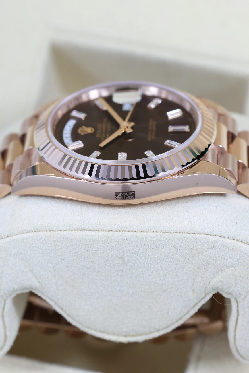 Часы Rolex  Oyster Day-Date 40 Chocolate Dial  228235-0003
