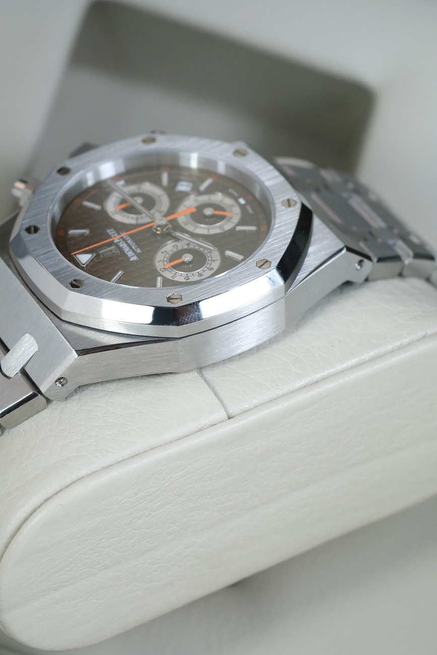 Часы Audemars Piguet  Royal Oak Chronograph 39 Mm Brown Dial  26300ST.00.1110ST.08
