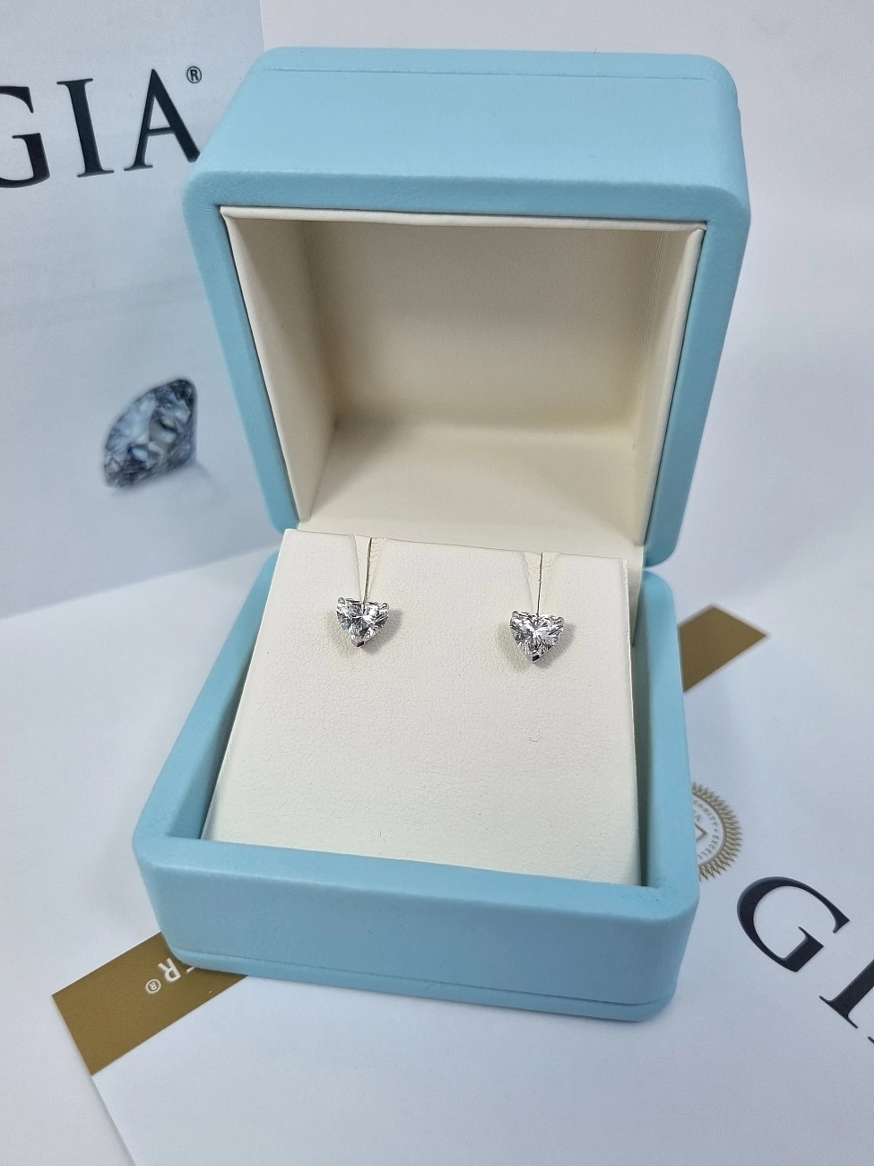 Украшение GIA  Серьги 0,90/0,90 ct. H/VVS2 (Heart Diamonds)   