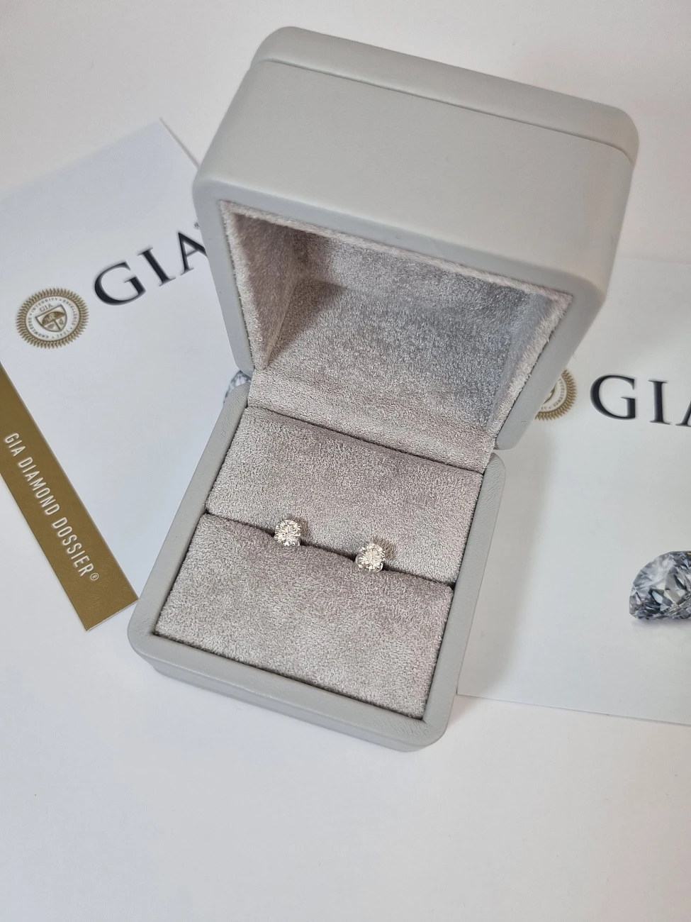 Украшение GIA  Серьги С Бриллиантами 0,53/0,54 Ct. K/Vs2   
