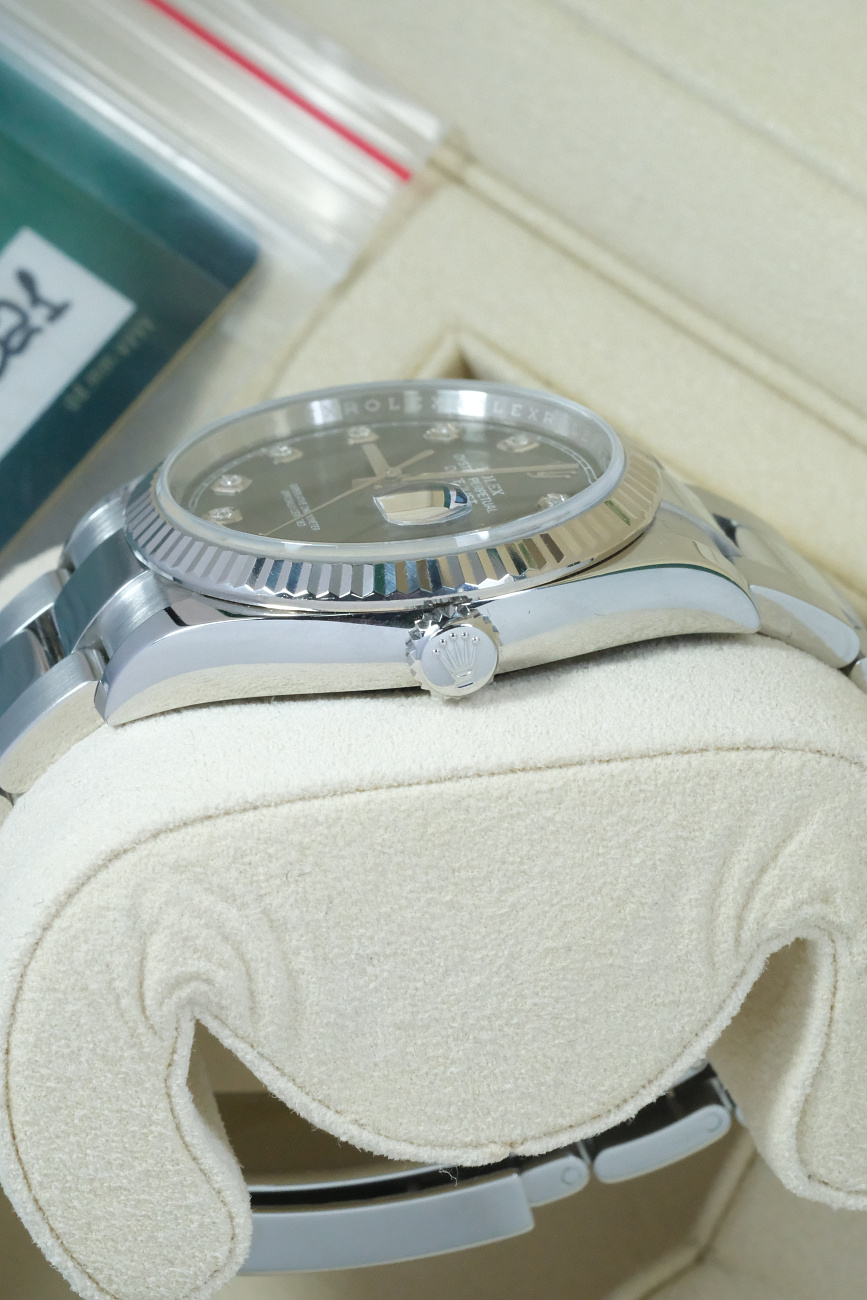 Часы Rolex  Datejust 36Mm Black Dial Diamond Index  126234-0028