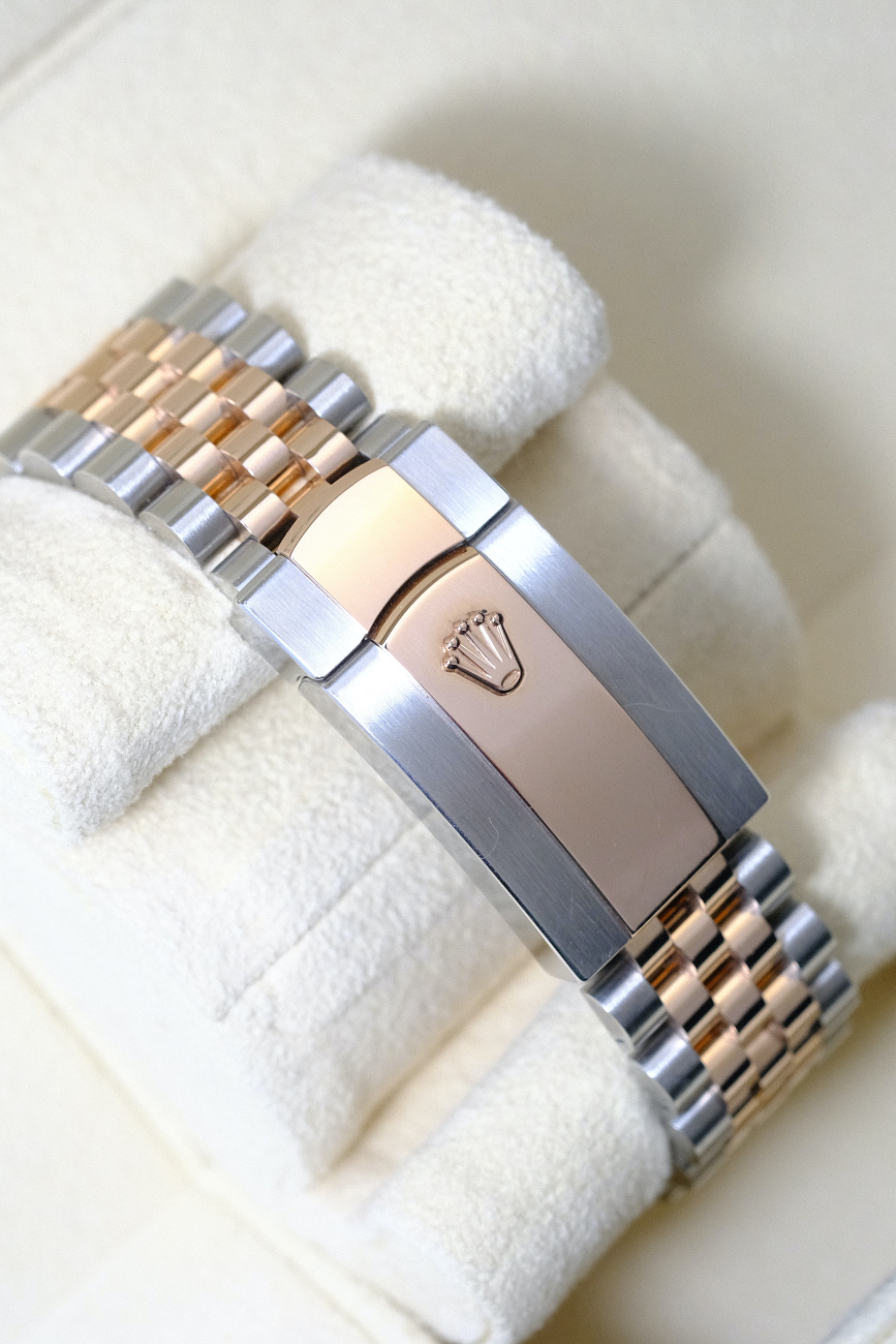 Часы Rolex  Oyster Perpetual Datejust 36 Mm Everose Rolesor Diamonds Pink Dial  126281RBR