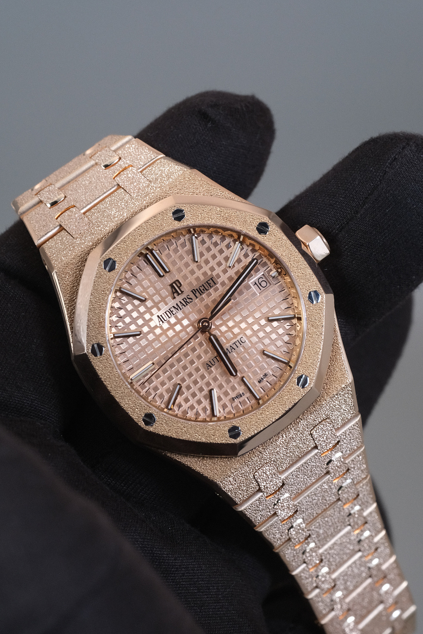 Часы Audemars Piguet  Royal Oak Frosted Rose Gold 37Mm  15454OR.GG.1259OR.03