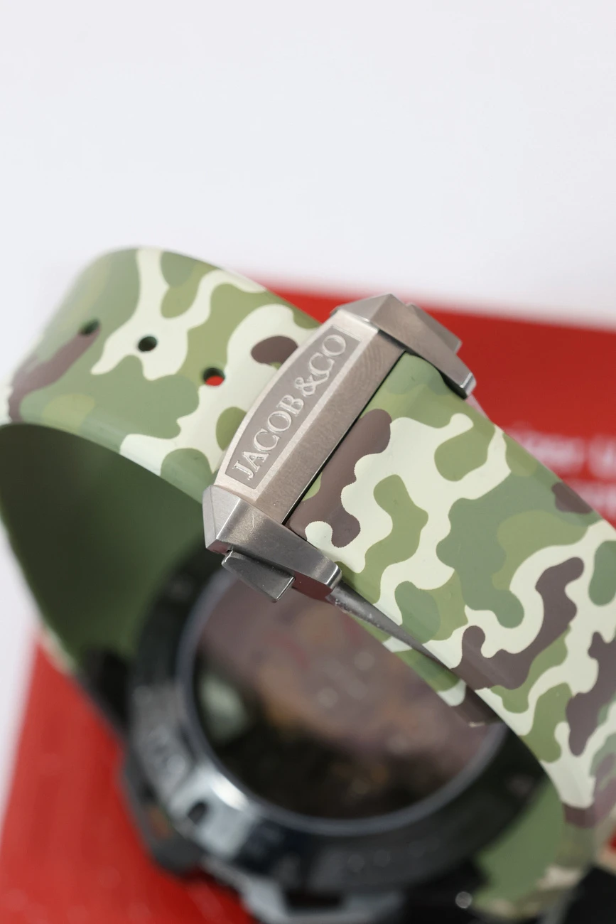 Часы Jacob &amp; Co  EPIC X CHRONO TRI DIAL GREEN CAMO  EC440.20.AB.AA