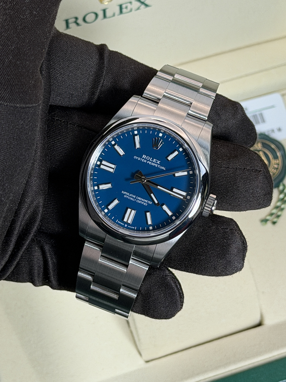 Часы Rolex  Oyster Perpetual 41 Mm Med Blue Dial  134300