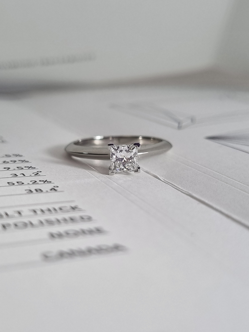 Украшение Tiffany & Co  Engagement Ring   
