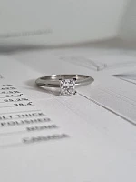 Украшение Tiffany &amp; Co  Engagement Ring   