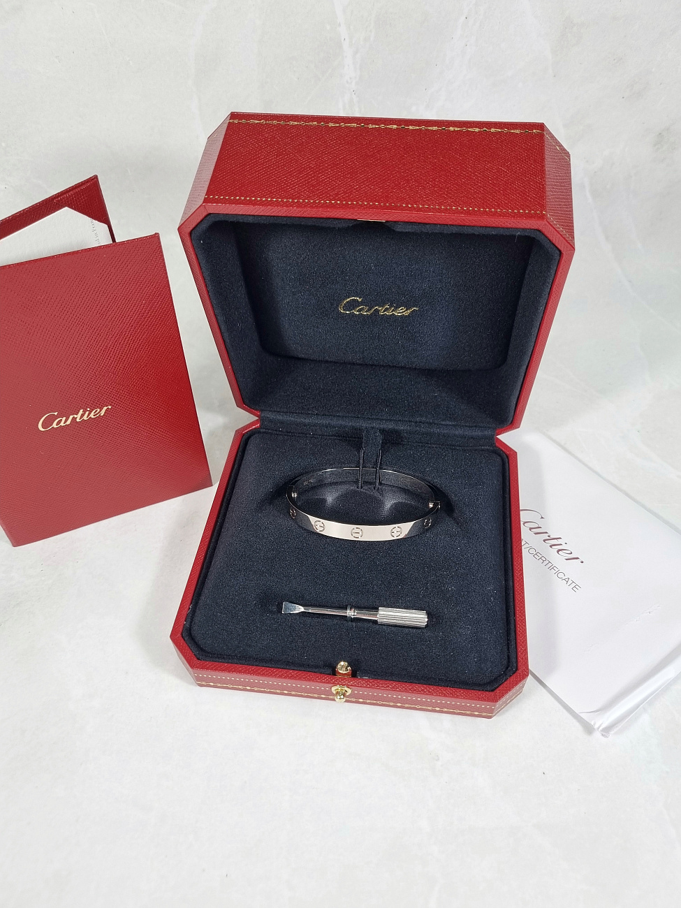 Украшение Cartier  Браслет Love Bracelet B6067617  B6067617 