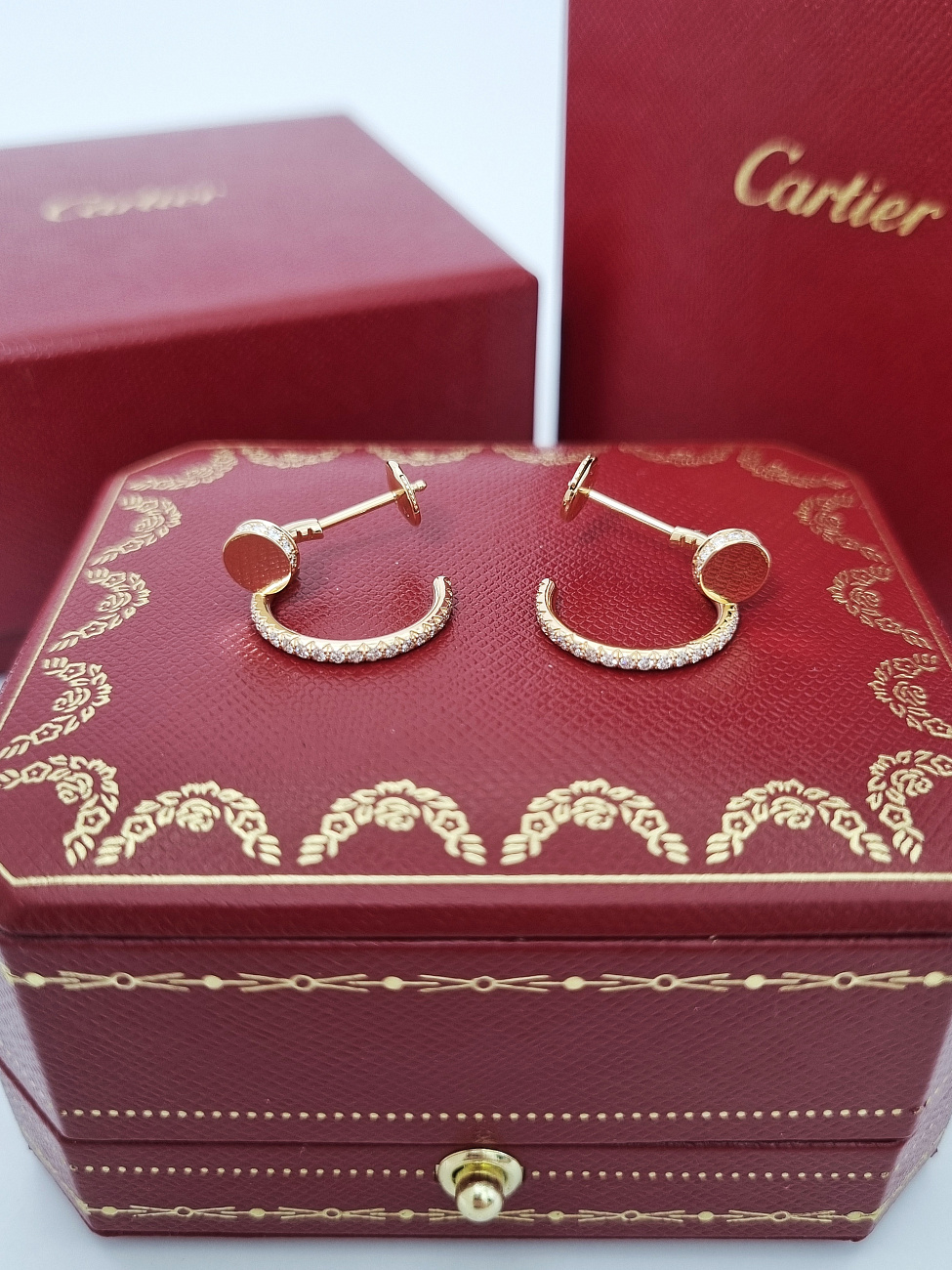 Украшение Cartier  Juste Un Clou Hoop Earrings, Small Model, Paved B8301429  B8301429 