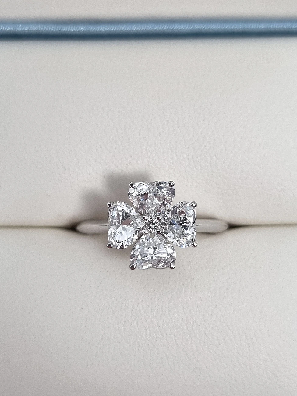 Украшение GIA  Кольцо с бриллиантами 2,04 ct. H/VS1   