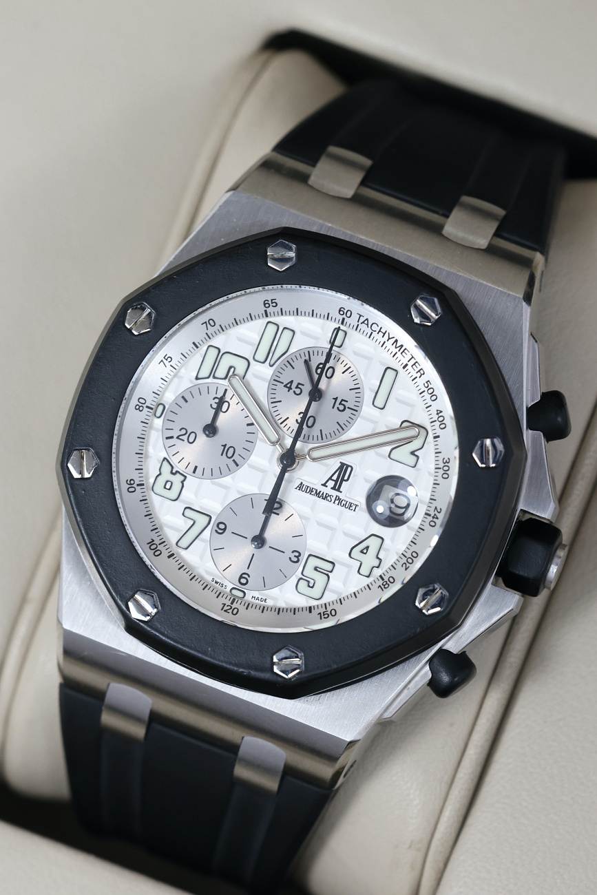 Часы Audemars Piguet  Audemars Piguet Royal Oak Offshore Rubber Clad  25940SK.OO.D002CA.02