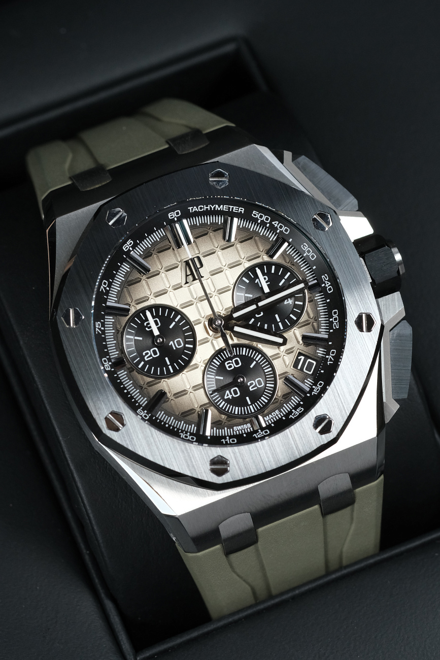 Часы Audemars Piguet  Royal Oak Offshore Selfwinding Chronograph 43Mm  26420SO.OO.A600CA.01