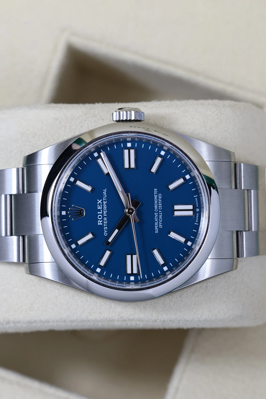 Часы Rolex  Oyster Perpetual 41 Mm Med Blue Dial  134300