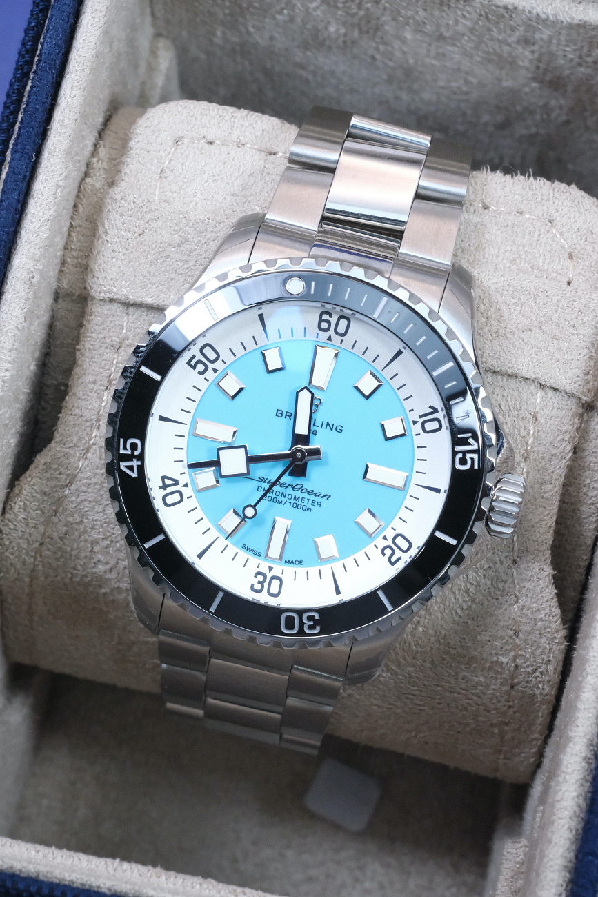 Часы Breitling  Superocean Automatic 44 Tiffany Dial  A17376211L2A1