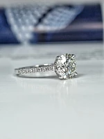 Украшение GIA  Кольцо с бриллиантом 2,11 ct. J/Si1 (3 Excellent)   