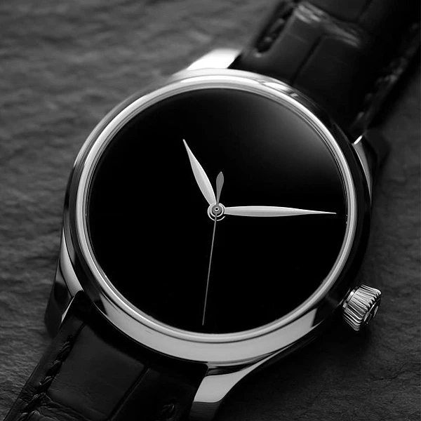 Часы H. Moser & Cie  Endeavour Centre Seconds Vantablack®  1200-1239